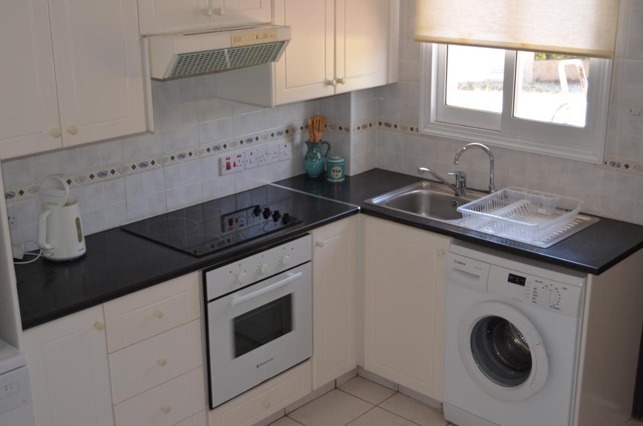 Vacation House Sanders Paphos Exterior photo